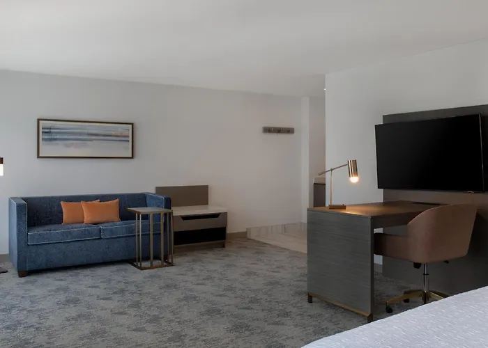 Hampton Inn By Hilton Winnipeg Downtown