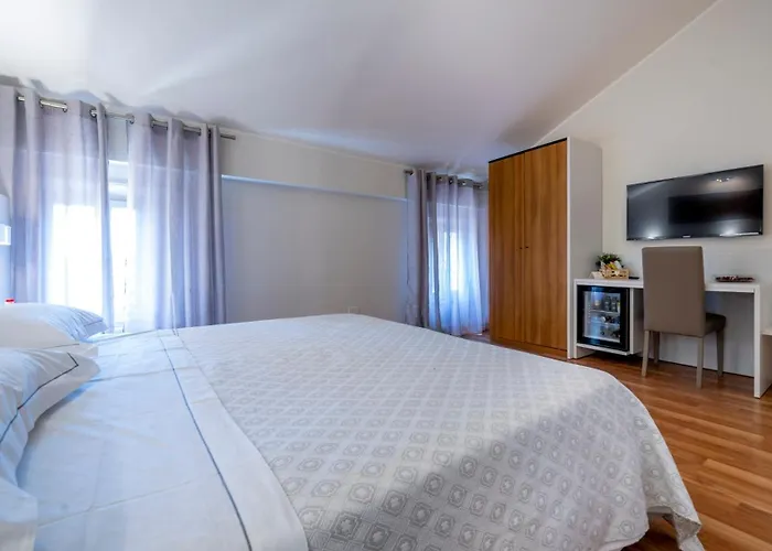 Confidence Hotel Ligabue