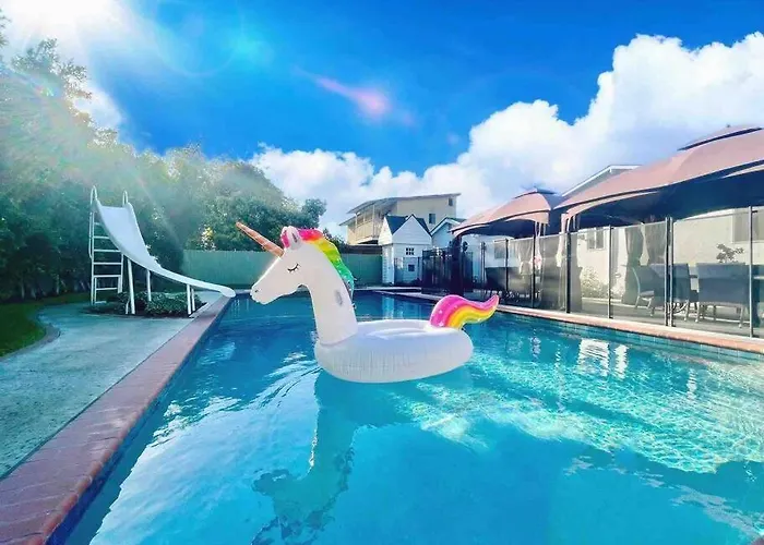 New Charming Spacious Disneyland Pool Home