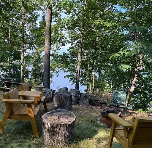 Nice Little Cabin At The Lake