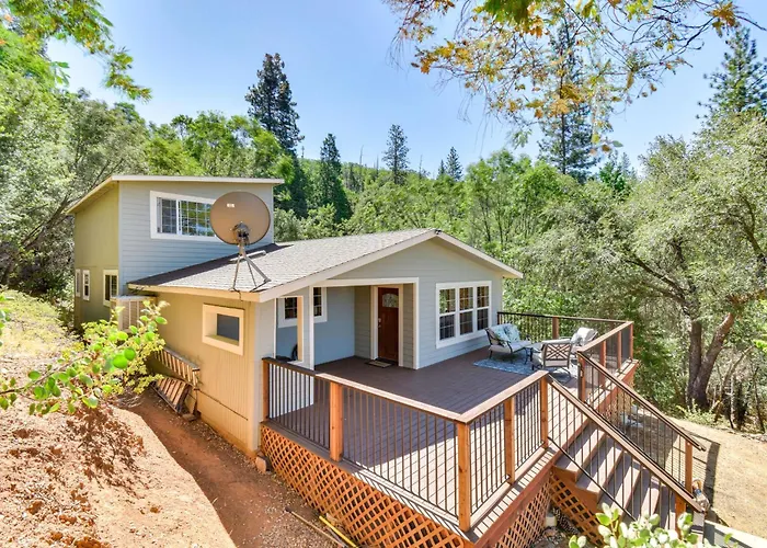 Sonora Hilltop Home: Scenic Views, Pet Friendly!