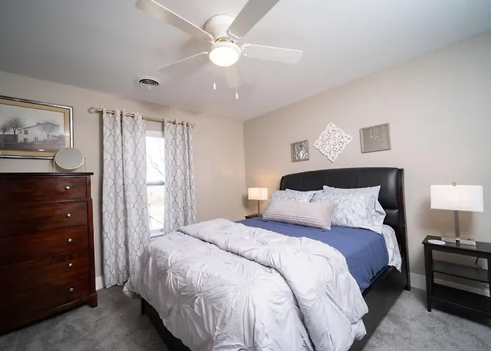 Spacious 2 Bed Condo With Office