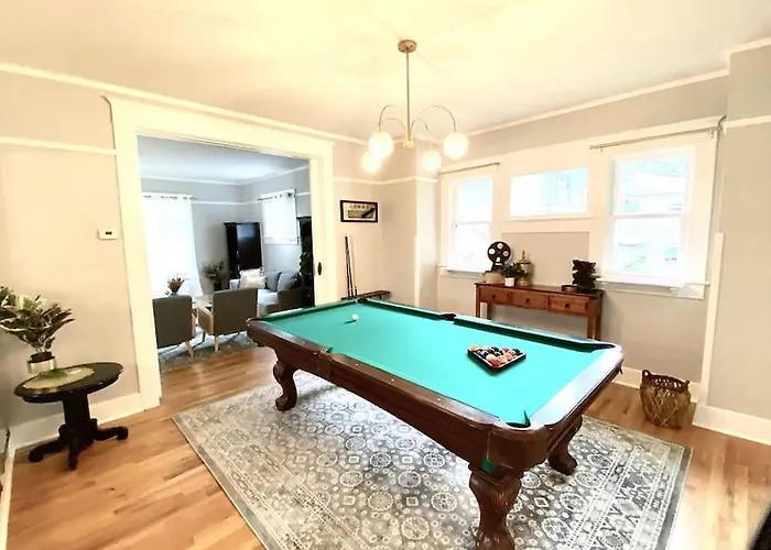 Historical Entertainer 3 Bedroom Townhouse Ac Pnw