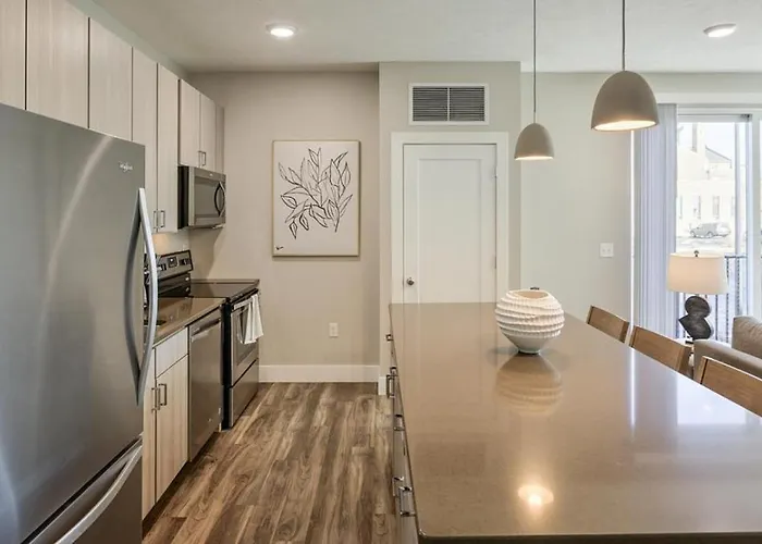 Landing At The Avenues At Carrollton - 1 Bedroom In Northeast Carrollton