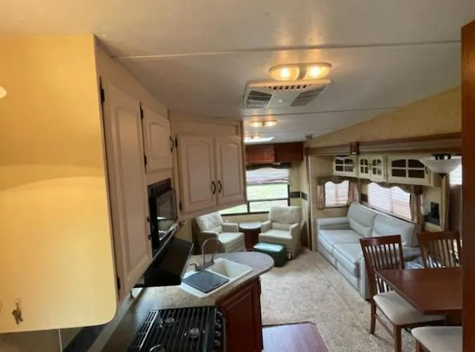 Outback Fifth Wheel At Seaside Cottages