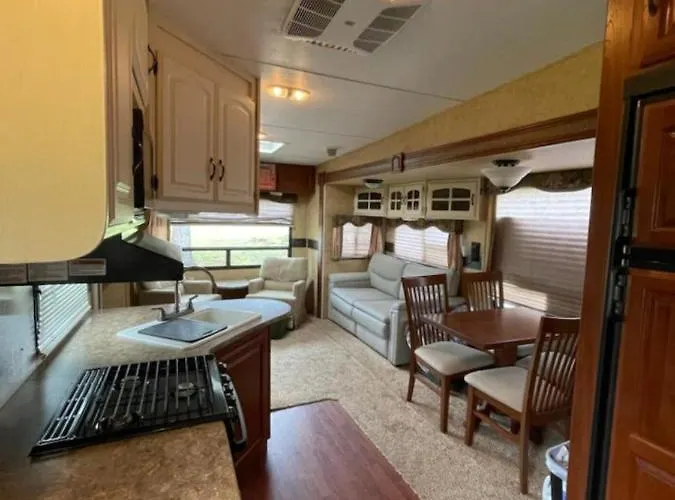 Outback Fifth Wheel At Seaside Cottages