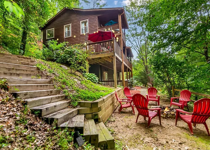 Amazing Creek View Cabin W/ Hot Tub, Firepit & Pool Table