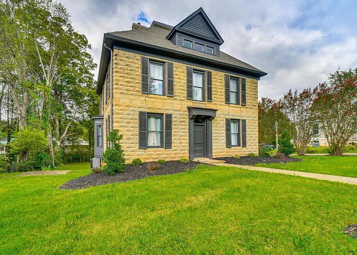 Spacious Athens Home ~ 1 Mi To Downtown!