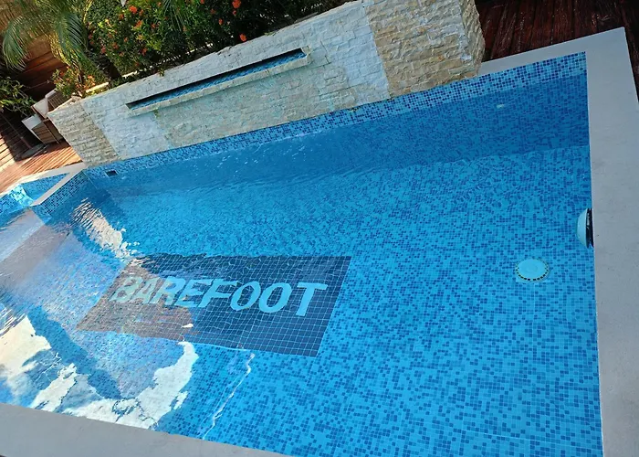 Barefoot Caye Caulker Hotel