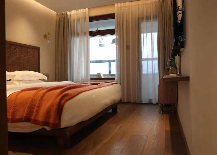 Yangshuo Lisa Boutique Hotel - Chinese Culture & Wellness - Central Yangshuo & 8 Min To West Street & 6 Min To Li River