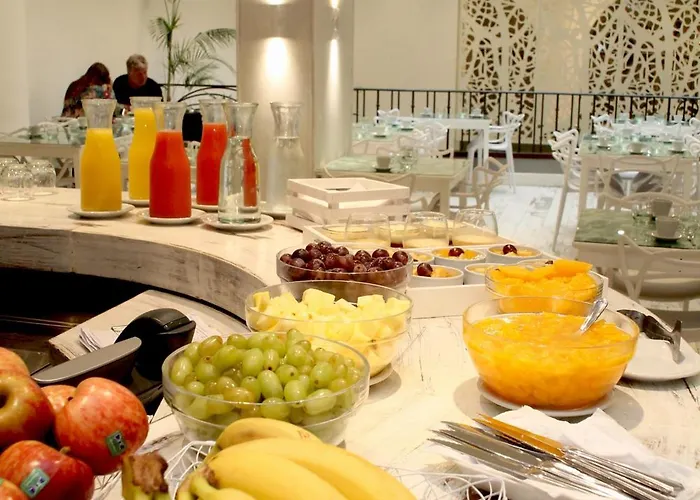 Gardi Hotel & Suites
