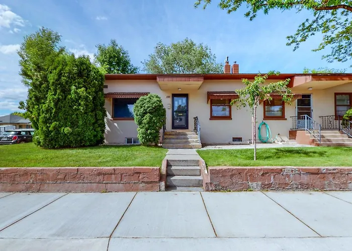 Vintage Casita - 2 Bed, Pet Friendly!