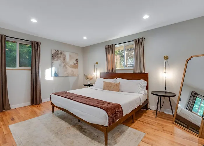 Mid Summer Night'S Dream W Hot Tub Theater Game Room