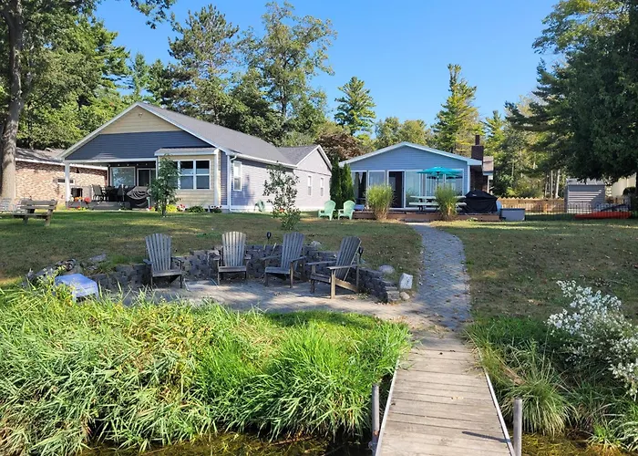 Loon Lodge - Lakefront With Private Dock!