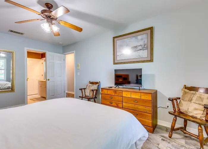 4 Mi To Beach: Family-Friendly Home In Navarre