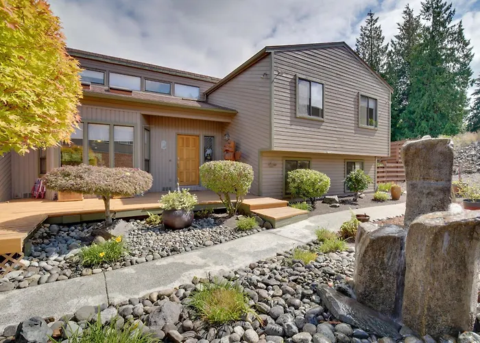 Pet-Friendly Auburn Home On 3 Acres