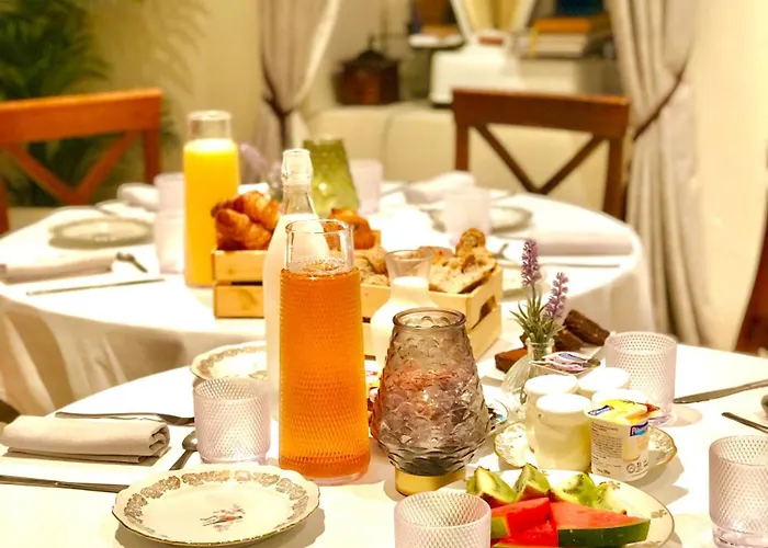 Logis Hotel Et Restaurant La Bastide Cabezac