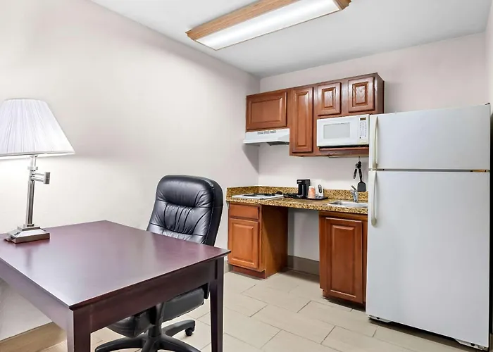 Mainstay Suites Addison-Dallas