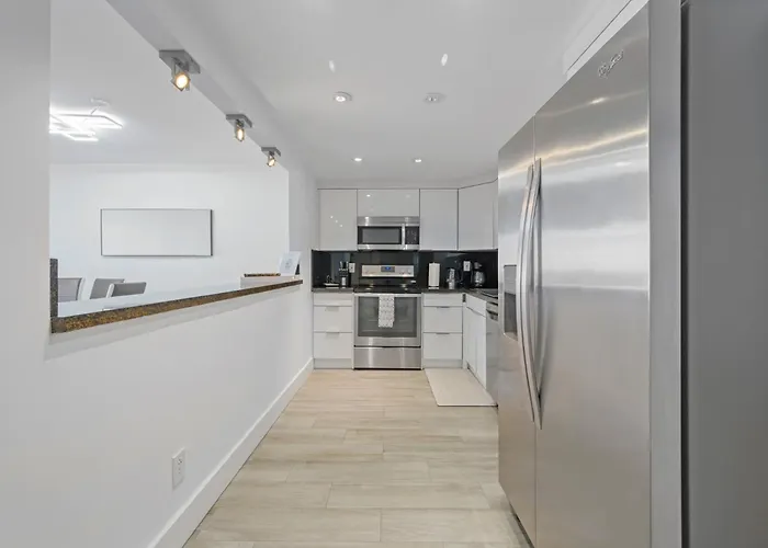 Spacious Apartment Of 2Br - 2Bth In Ocean Reserv Front The Beach