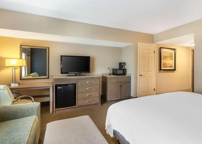 Best Western Plus Cotton Tree Inn