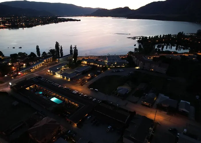 Sahara Courtyard Inn & Suites Osoyoos