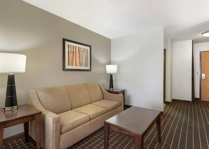 Best Western Plus Eagleridge Inn & Suites