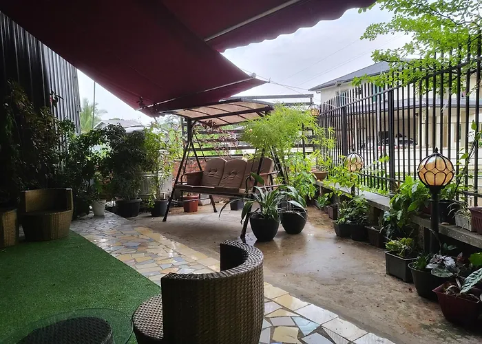 Shalom Suites