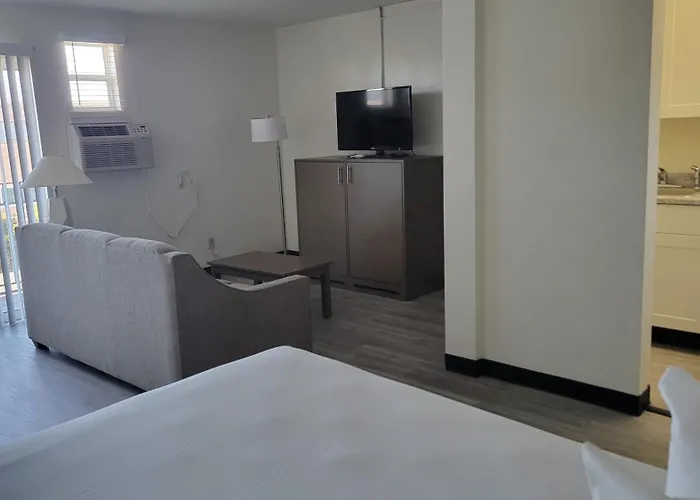 Mc Pacific Inn & Suites Torrance
