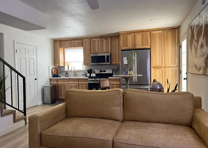 Updated & Spacious 2 Bedroom With Free Wifi