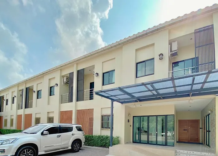 Calamint Residence Hotel ( คาลามิ้นท์)