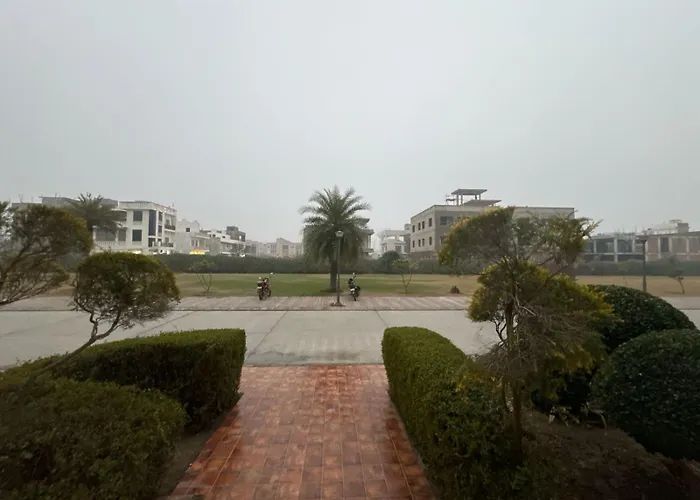 Vrindavan Suites Omex