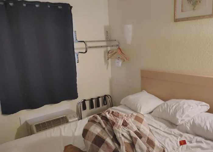 Travel Lodge