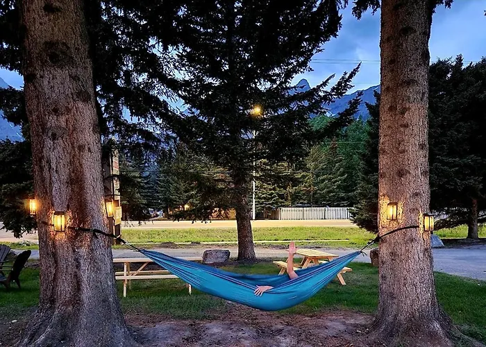 Rundle Mountain Lodge
