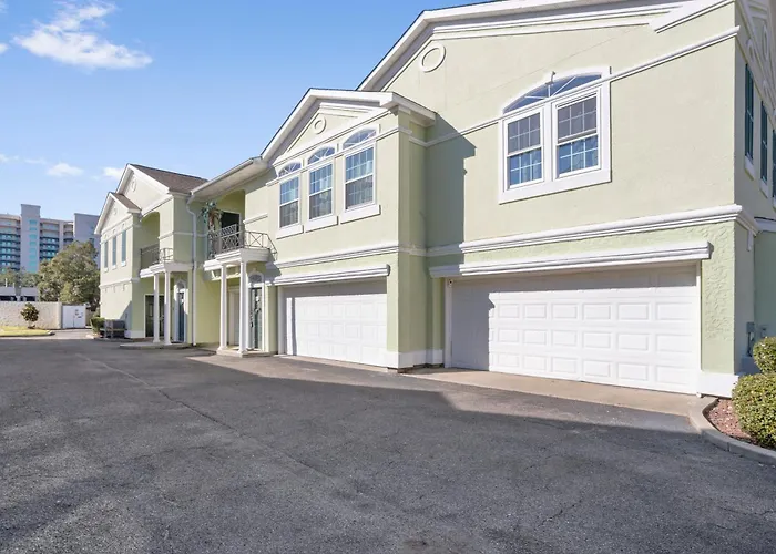 Luxury Condo In Gulfport