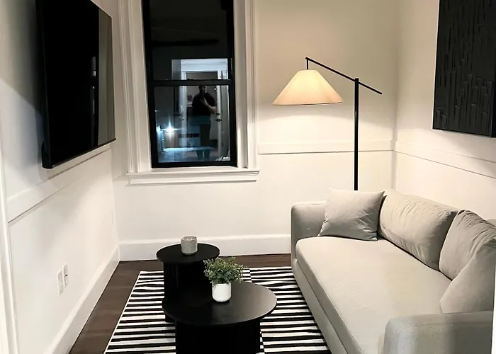 Modern Luxury Apartment In City