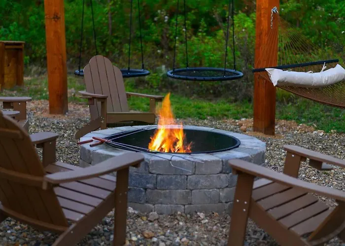 Under The Stars - Secluded, Hot Tub, Firepit, Games