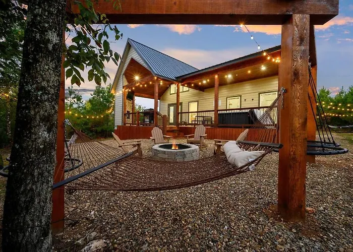 Under The Stars - Secluded, Hot Tub, Firepit, Games