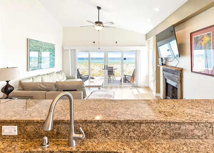 Portside Villa, No 36 Pet Friendly Beachfront Paradise Retreat