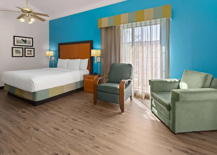 La Quinta Inn By Wyndham Pittsburgh Airport
