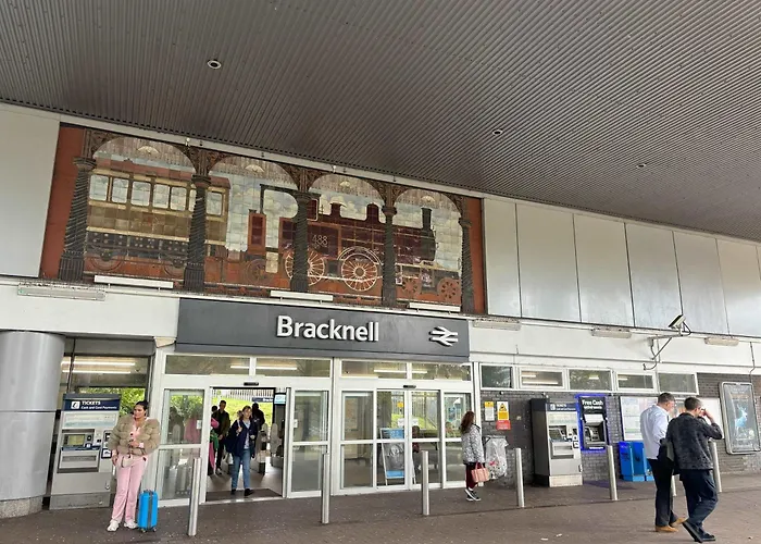 1 Bed Serviced Apartment Bracknell 5 Mins From Station
