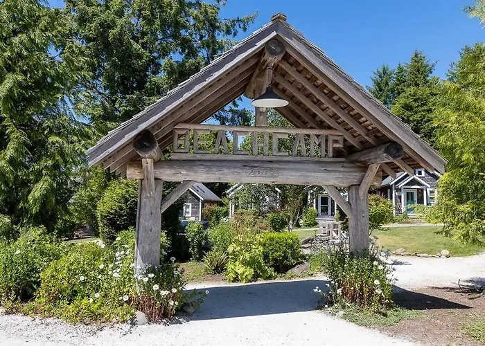 Seabrook 2 Bedroom Cottage With Hot Tub, Pets Ok