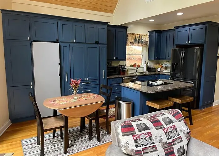Helen, Ga Bear Paw Haus 4 Bdrm, Sleeps 10, Fire Pit, Pool Table, On Golf Course