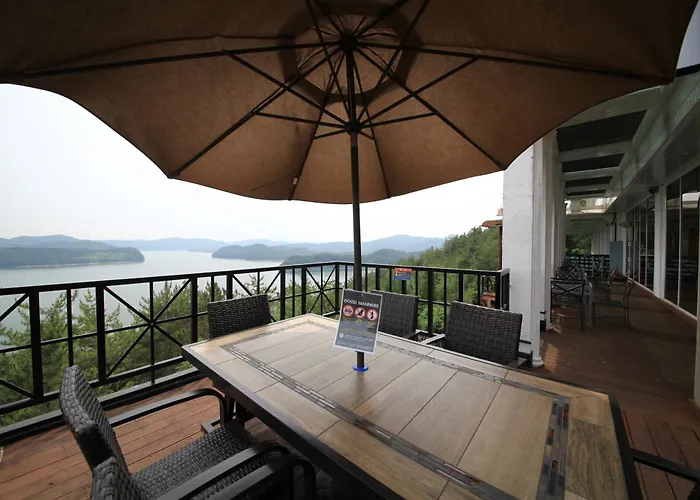 Asia Lakeside Hotel
