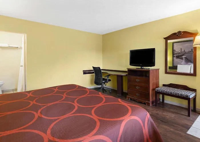 Super 8 By Wyndham Youngstown Girard