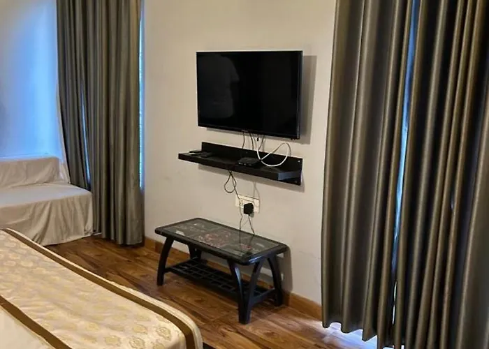 Pearl Suites At Omaxe Eternity