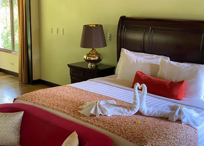 Hotel Boutique Casona Del Cafetal And Lakeside Restaurant