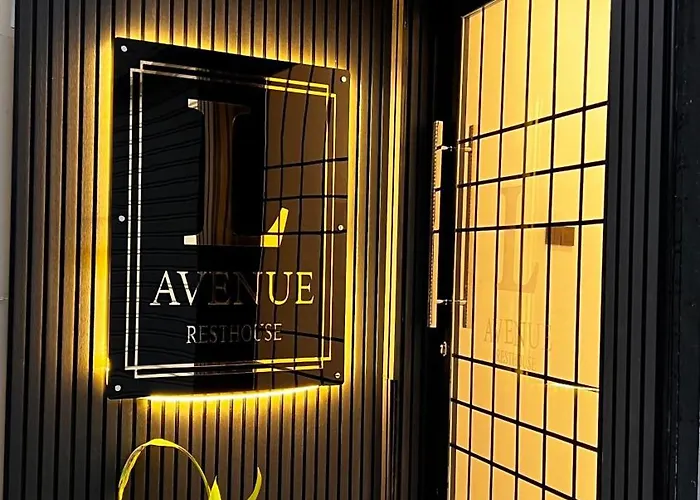 LAVENUE Hotel