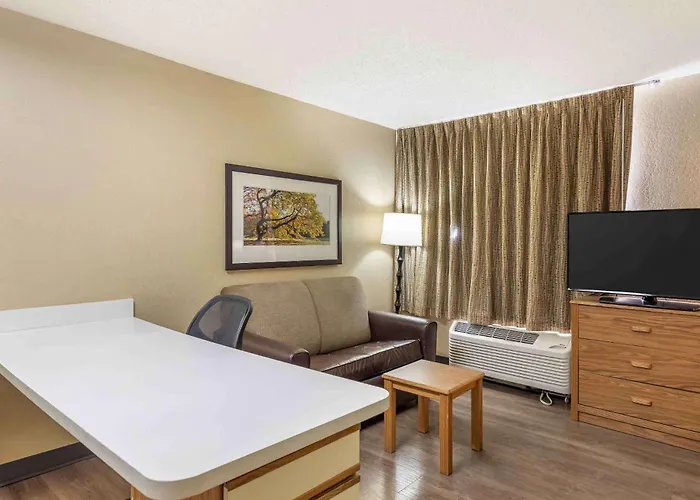 Extended Stay America Select Suites - Providence - Airport