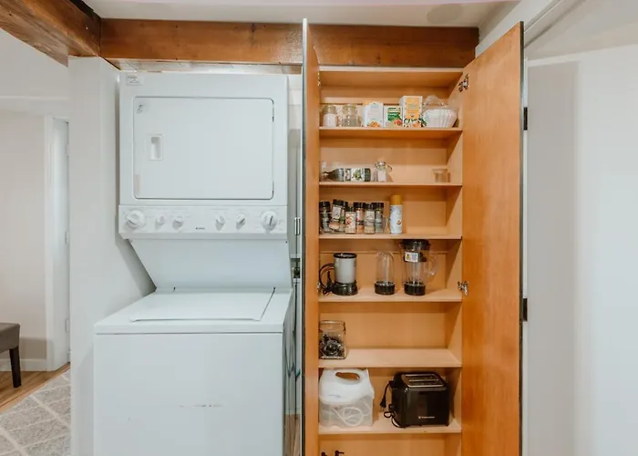5 Bedroom House Cheerful Bungalow With Ac Pet Friendly