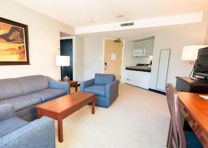 Rosedale On Robson Suite Hotel